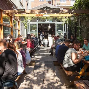 Hostel St Christophers At The Winston